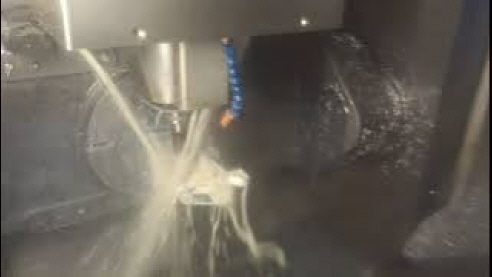 Video: CNC-frezen van motorframe